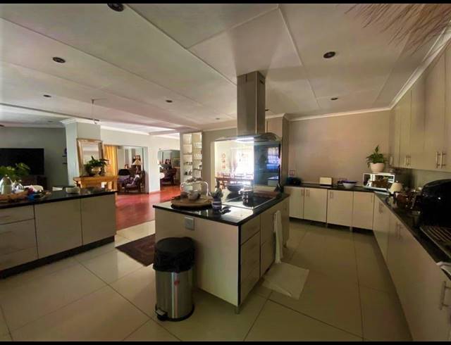 4 BEDROOM HOUSE FOR SALE IN THREE RIVERS